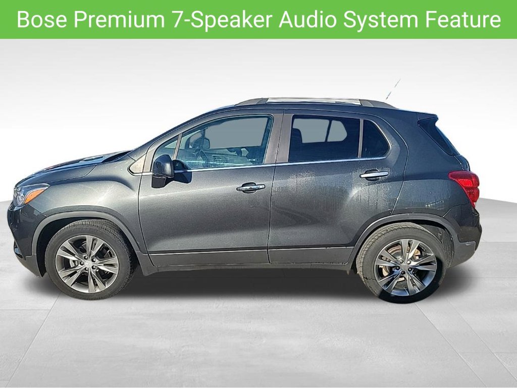 Used 2020 Chevrolet Trax LT w/ Sun & Sound Package FWD image 11