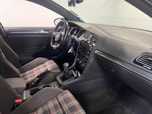 Used 2018 Volkswagen Golf 4-Door image 11