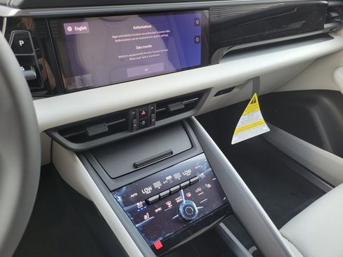 New 2026 Porsche Macan Electric image 32