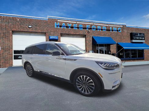 Used 2023 Lincoln Aviator Reserve w/ Elements Package Plus image 3