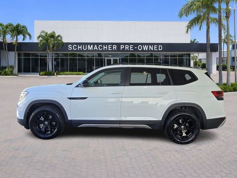 Certified 2025 Volkswagen Atlas Peak Edition SE AWD/4WD image 4
