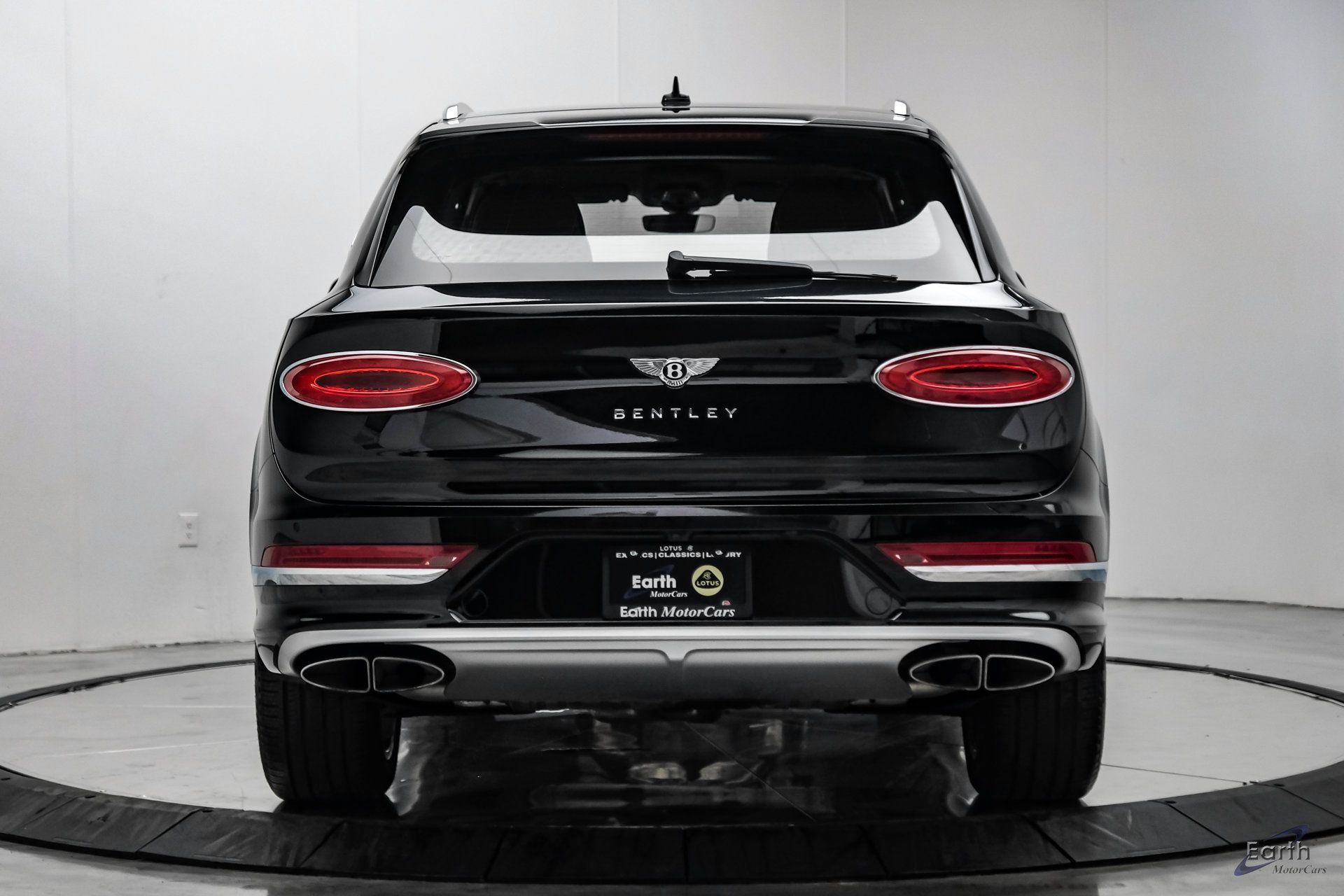 Used 2023 Bentley Bentayga Extended Wheelbase AWD/4WD image 10