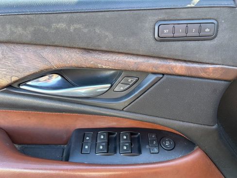 Used 2019 Cadillac Escalade ESV Premium Luxury image 13
