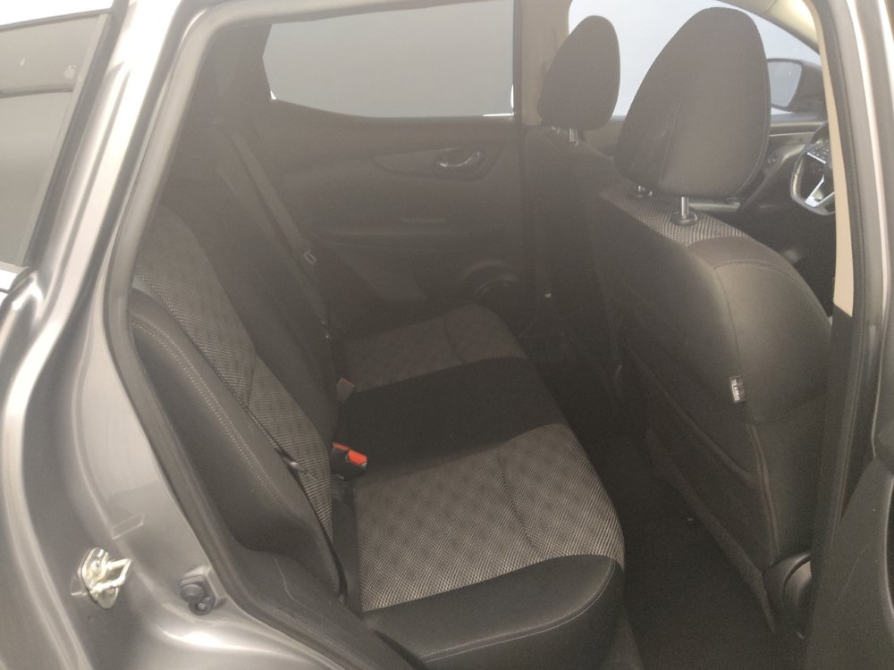 Used 2019 Nissan Rogue Sport SV w/ Technology Package FWD image 19