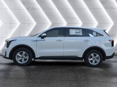 New 2026 Kia Sorento LX FWD image 2