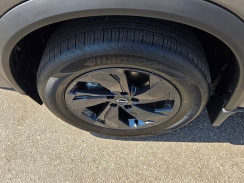 New 2026 Nissan Rogue SV AWD/4WD image 18