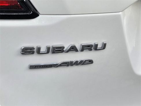 Used 2021 Subaru Outback Limited image 11
