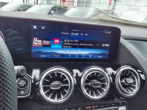 Used 2025 Mercedes-Benz GLA 250 4MATIC image 19