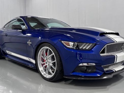Used 2016 Ford Mustang GT Premium w/ Equipment Group 401A RWD image 4