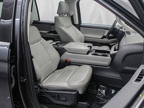 Certified 2025 Ford Expedition Active AWD/4WD image 24