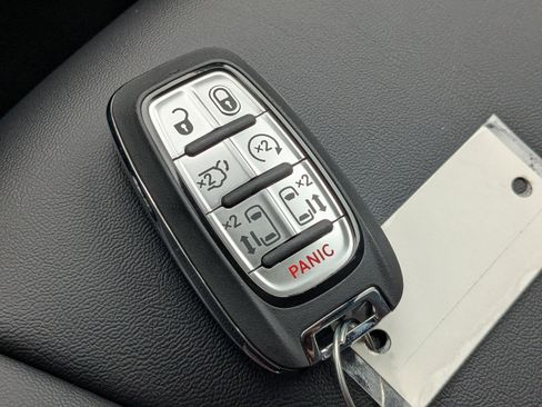 New 2026 Chrysler Voyager LX FWD image 28