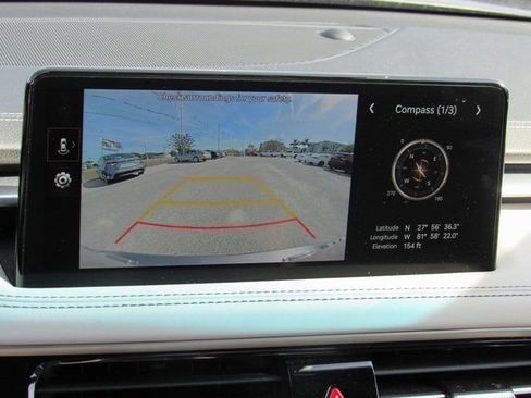 Used 2025 Genesis G70 2.5T image 15