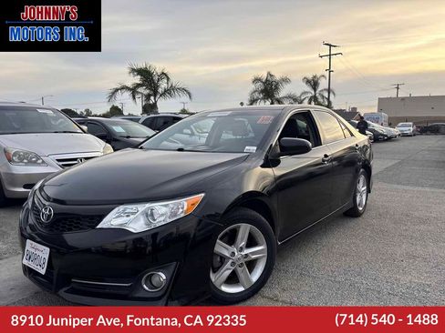 Used 2014 Toyota Camry SE image 1
