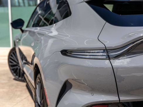 Used 2023 Aston Martin DBX 707 AWD/4WD image 11