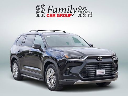 Used 2026 Toyota Grand Highlander Platinum image 2