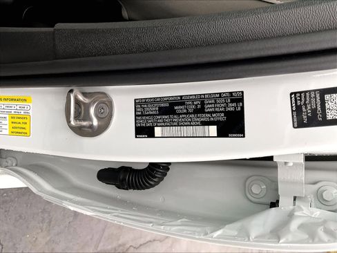 New 2026 Volvo XC40 B5 Plus w/ Protection Package Premier image 35