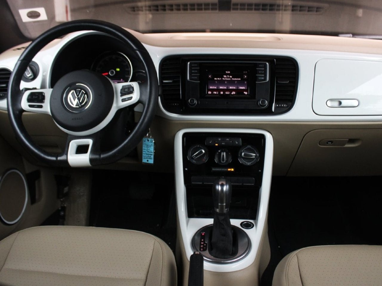 Used 2019 Volkswagen Beetle 2.0T S FWD image 27