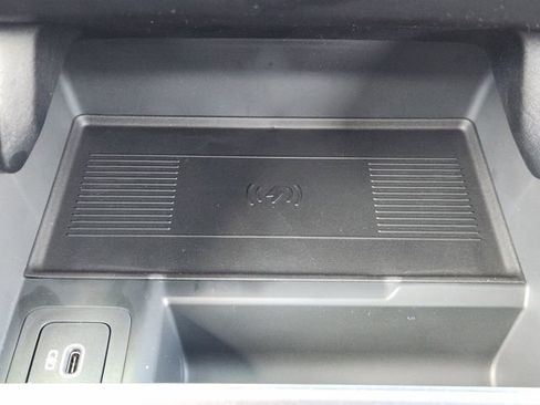 New 2026 Land Rover Range Rover Velar Dynamic SE image 14