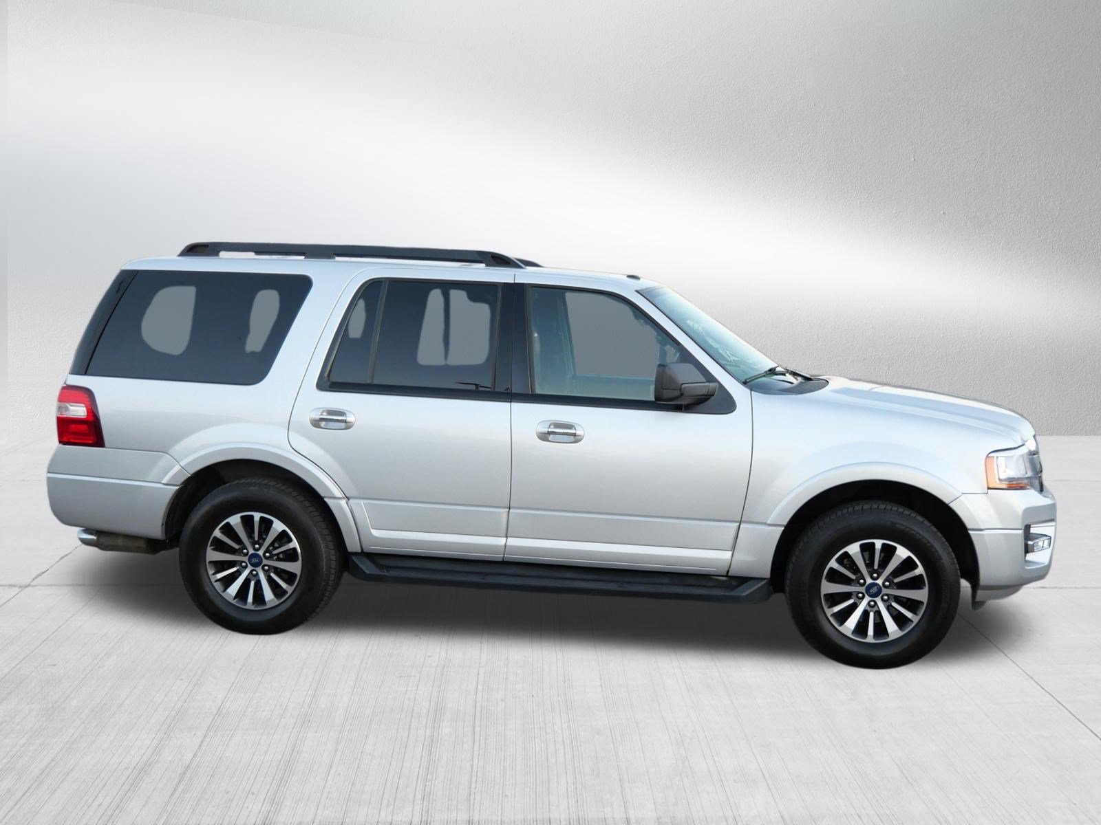 Certified 2017 Ford Expedition XLT AWD/4WD image 8