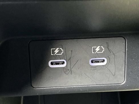 Used 2025 Mitsubishi Outlander SE image 14