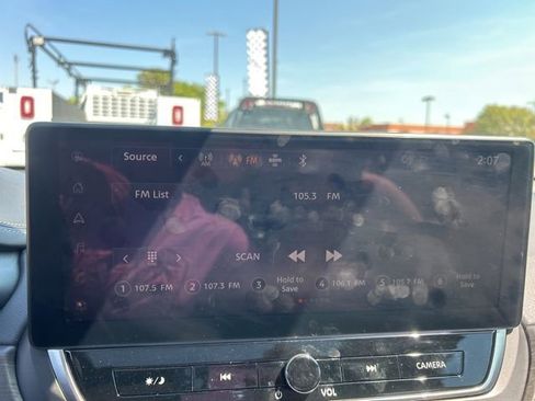 Used 2025 Nissan Altima 2.5 SL FWD image 25