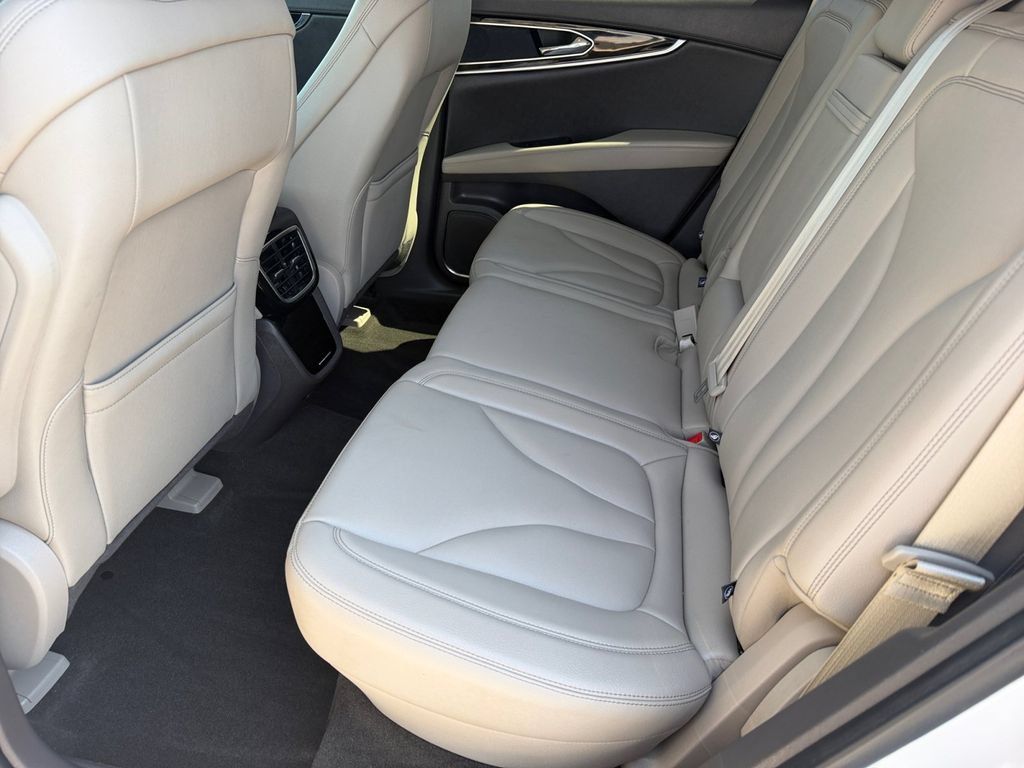 Used 2022 Lincoln Nautilus AWD w/ Premium Package image 14