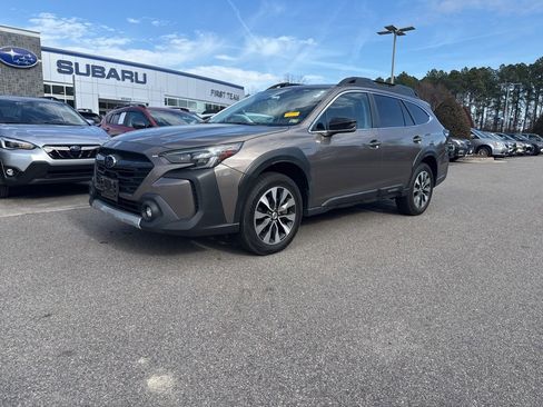 Used 2024 Subaru Outback Limited image 2