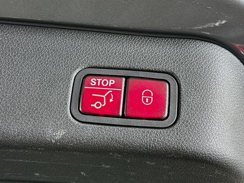 Used 2018 Mercedes-Benz GLE 350 4MATIC image 31