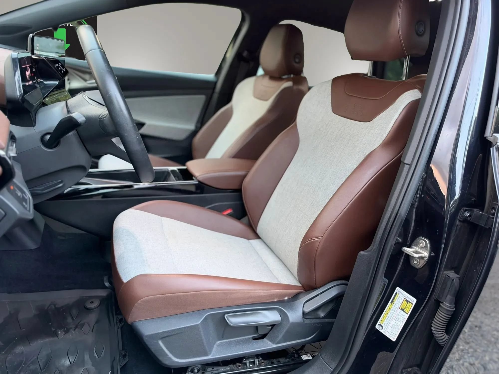 Used 2023 Volkswagen ID.4 Pro RWD image 13