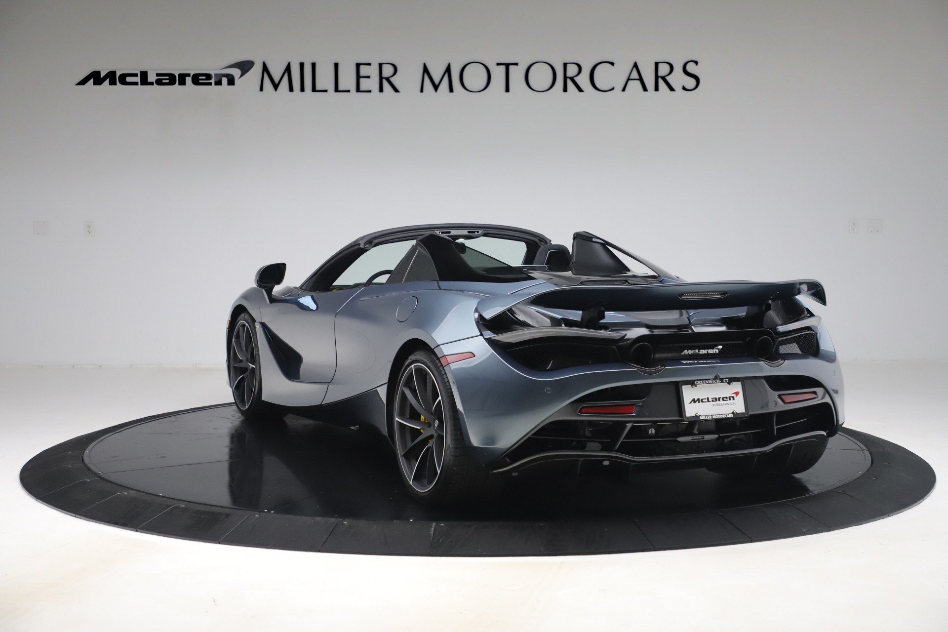 Used 2020 McLaren 720S Spider RWD image 5