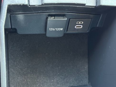 Used 2023 Toyota Corolla LE FWD image 29