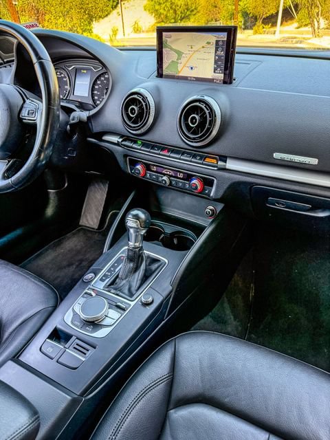 Used 2016 Audi A3 e-tron Premium w/ Audi MMI Navigation Plus FWD image 32