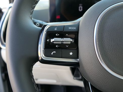 New 2025 Kia Sorento S w/ Panoramic Sunroof Package image 12