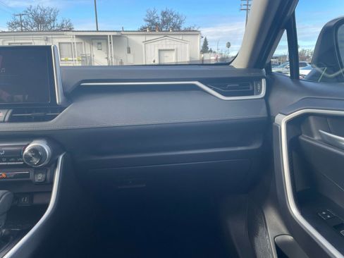 Used 2025 Toyota RAV4 XLE image 36