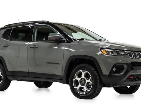 Used 2022 Jeep Compass Trailhawk w/ Trailhawk Convenience Group AWD/4WD image 1