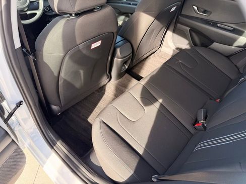 Used 2025 Hyundai Elantra Hybrid FWD image 28