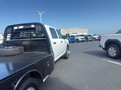Used 2025 RAM 3500 Tradesman w/ Chrome Appearance Group AWD/4WD image 6