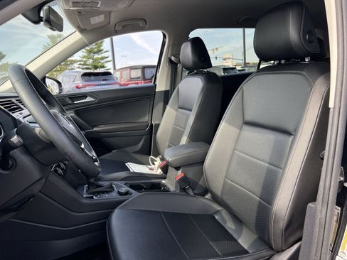 Used 2020 Volkswagen Tiguan SE AWD/4WD image 13