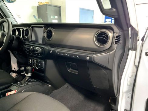 Used 2023 Jeep Wrangler Unlimited w/ Cold Weather Group AWD/4WD image 13