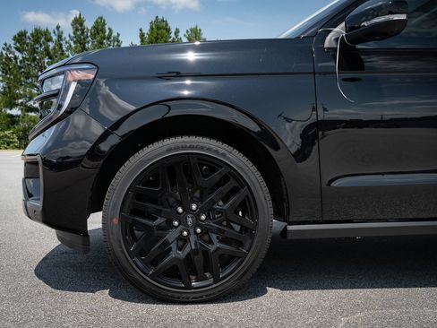 New 2026 Ford Expedition Platinum w/ Stealth Performance Package AWD/4WD image 11