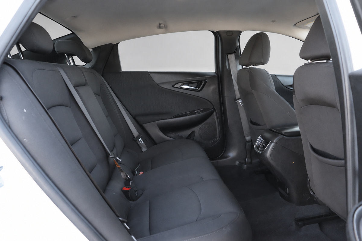 Used 2020 Chevrolet Malibu LT FWD image 14