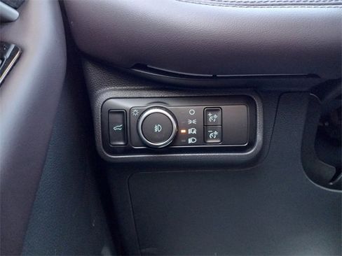 Used 2025 Ford Explorer Platinum w/ LUX Leather Package image 26