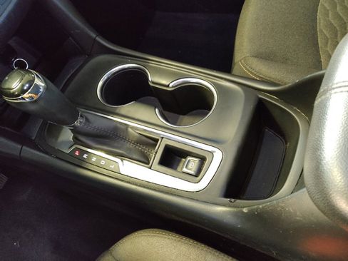 Used 2018 Chevrolet Equinox LT image 26