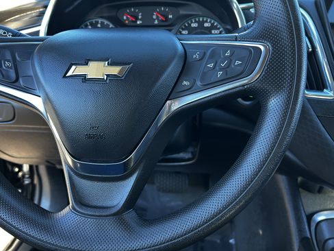 Used 2021 Chevrolet Malibu LT image 24