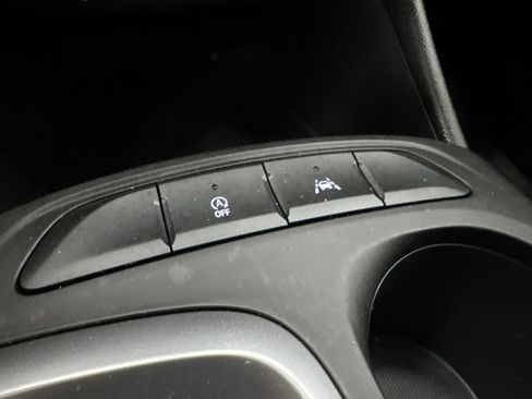 Used 2025 Buick Envista Preferred w/ Convenience I Package FWD image 19