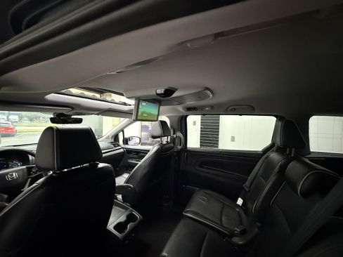 Used 2023 Honda Odyssey Touring image 13