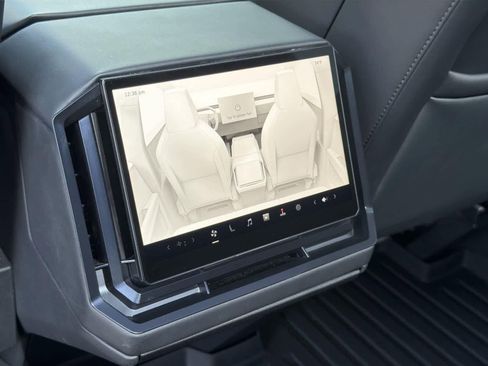 Used 2024 Tesla Cybertruck AWD Crew Cab image 30