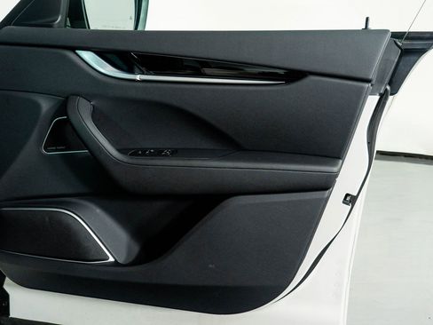 Used 2022 Maserati Levante Modena image 26