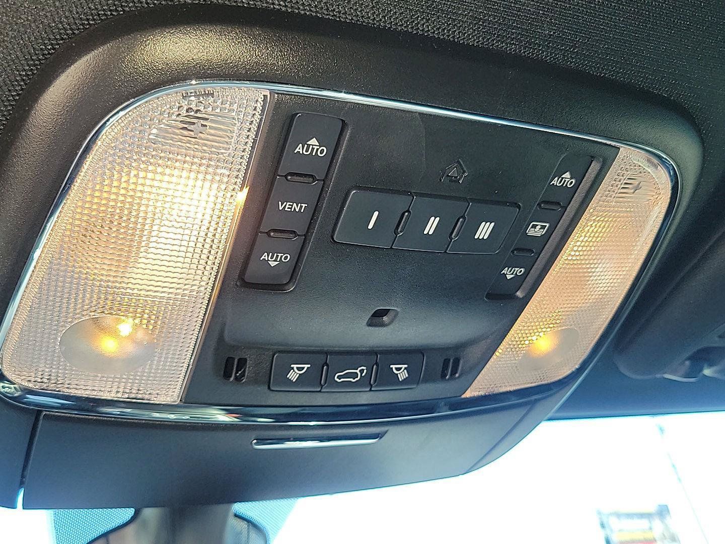 Certified 2022 Jeep Grand Cherokee Limited w/ Tech Group RWD image 11