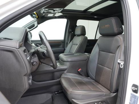 Used 2021 Chevrolet Tahoe High Country AWD/4WD image 12